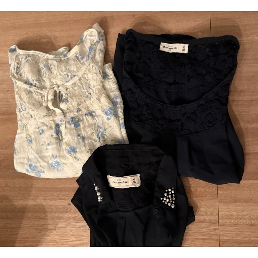 Abercrombie Kids XL Top Bundle (3) – Black‎ Studded, Blue Lace, White Floral Lot